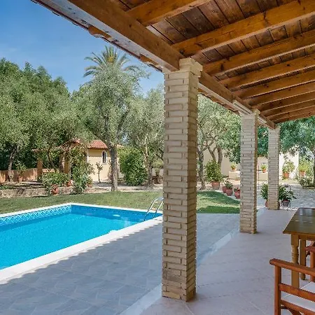 Kardaris Vila Tragaki