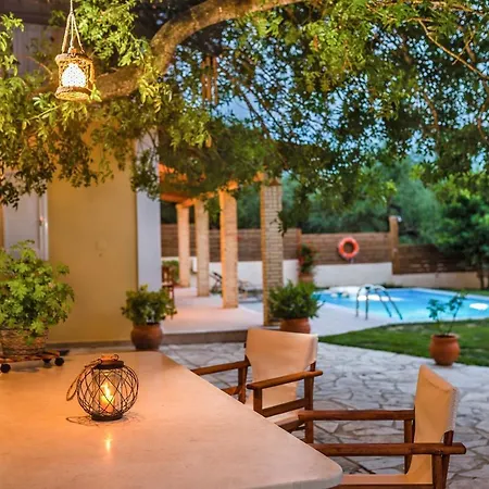 Willa Kardaris Tragaki