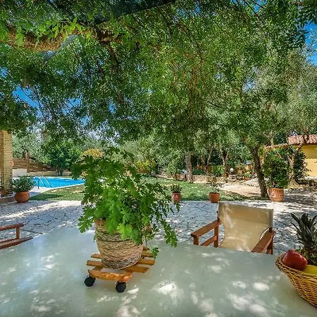 Villa Kardaris Tragaki