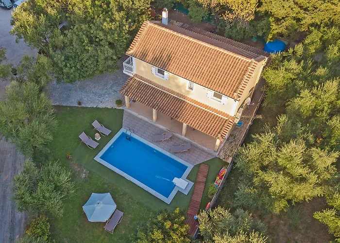 Kardaris Vila Tragaki